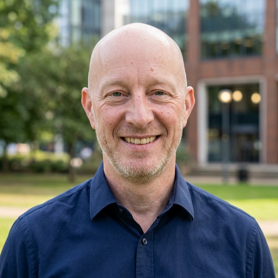 Portrait of Chris, a Lexicon leadership and collaboration coach